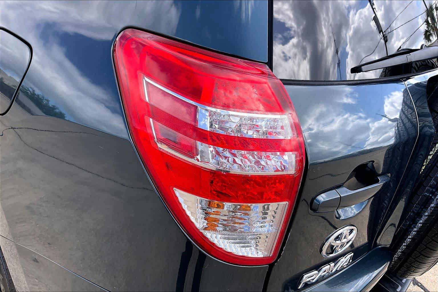 Used 2011 Toyota RAV4 2WD w/ Base L4 Extra Value Pkg image 24