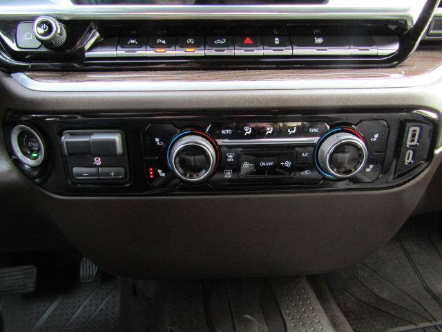 Used 2022 Chevrolet Silverado 1500 LT w/ Max Trailering Package AWD/4WD image 15