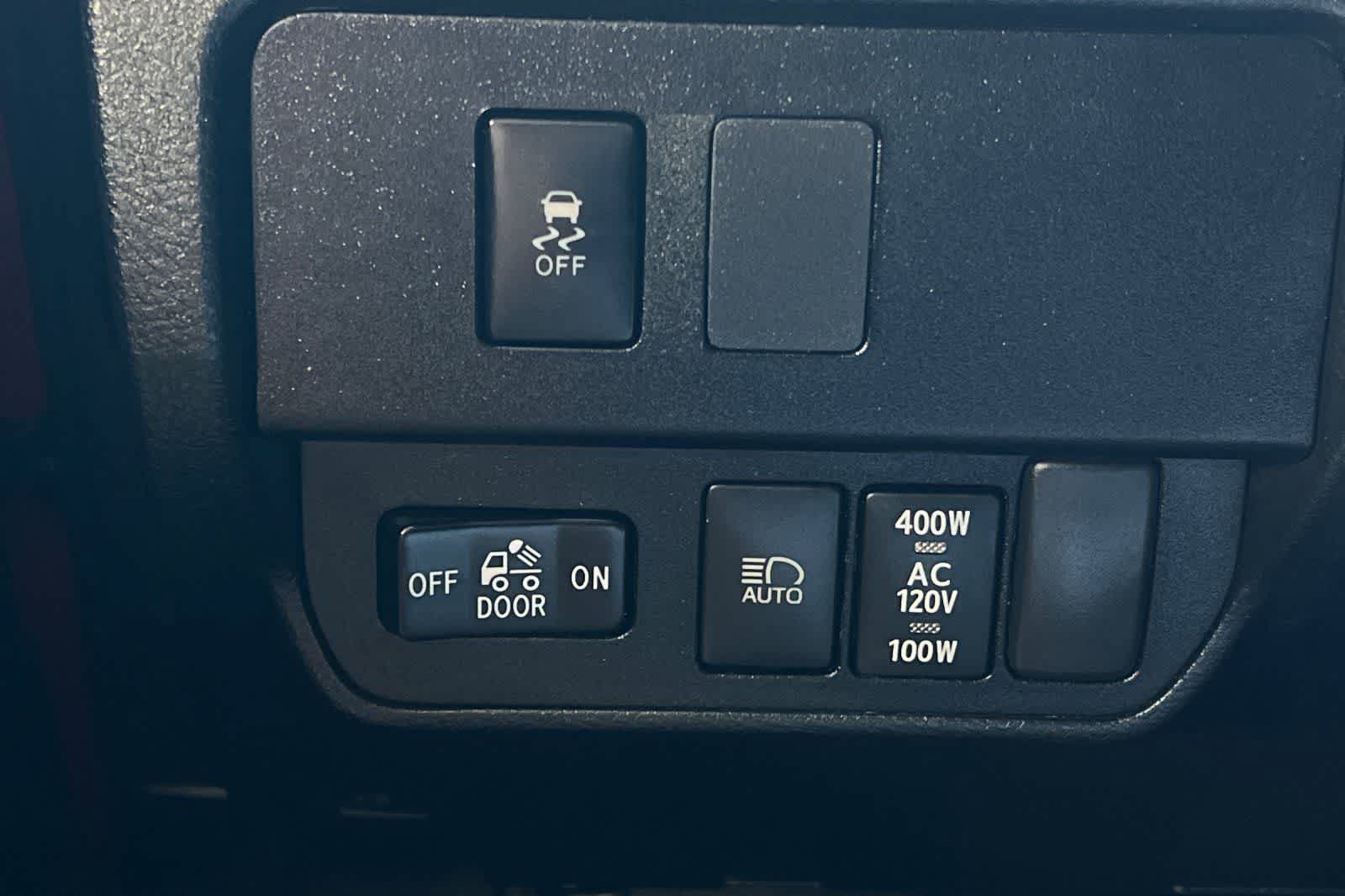Used 2022 Toyota Tacoma TRD Off-Road w/ Technology Package AWD/4WD image 31