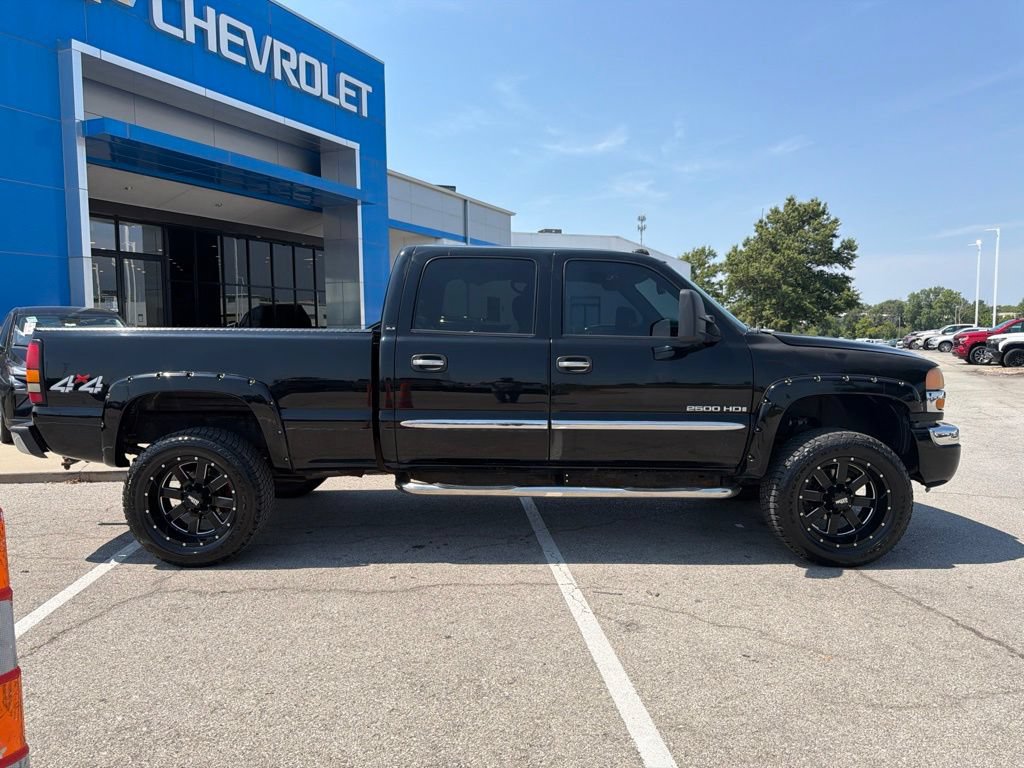 Used 2007 GMC Sierra 2500 SLE w/ Skid Plate Package AWD/4WD image 2