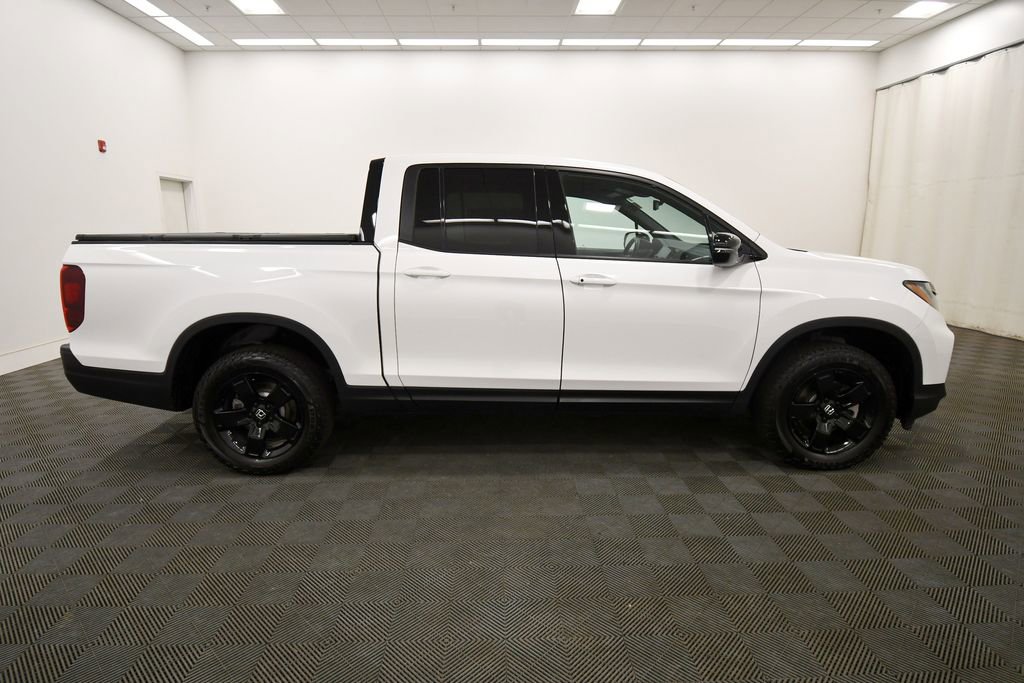 Certified 2025 Honda Ridgeline Black Edition image 9
