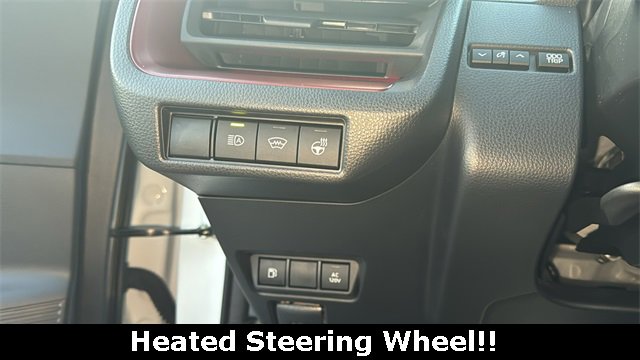 Used 2025 Toyota Prius Plug-In Hybrid image 5