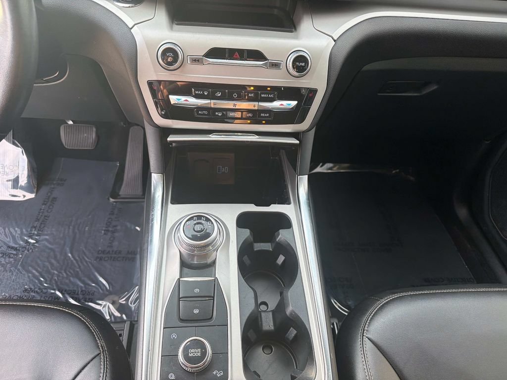 Used 2023 Ford Explorer XLT w/ Equipment Group 202A AWD/4WD image 26