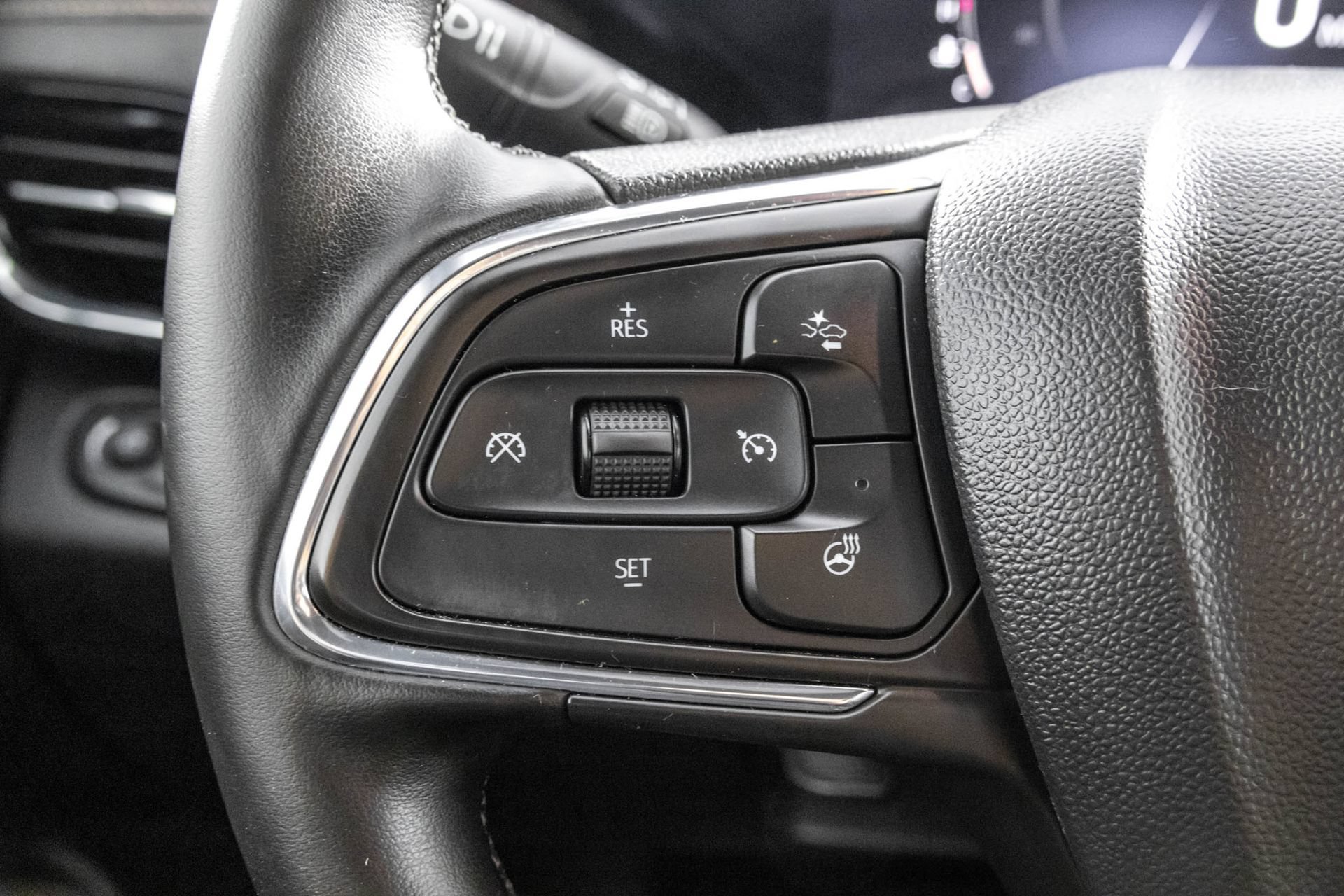 Used 2025 Buick Envista Avenir FWD image 25
