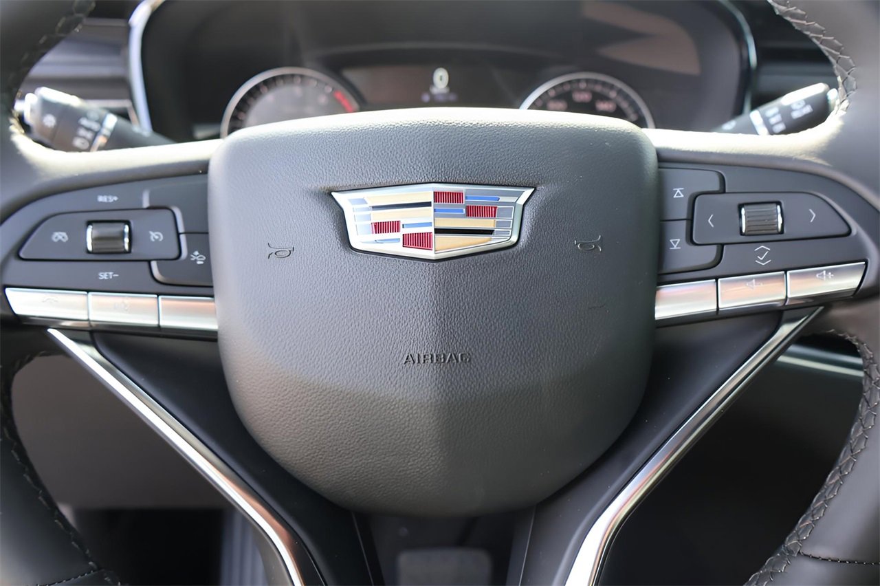 New 2025 Cadillac XT6 Luxury image 24
