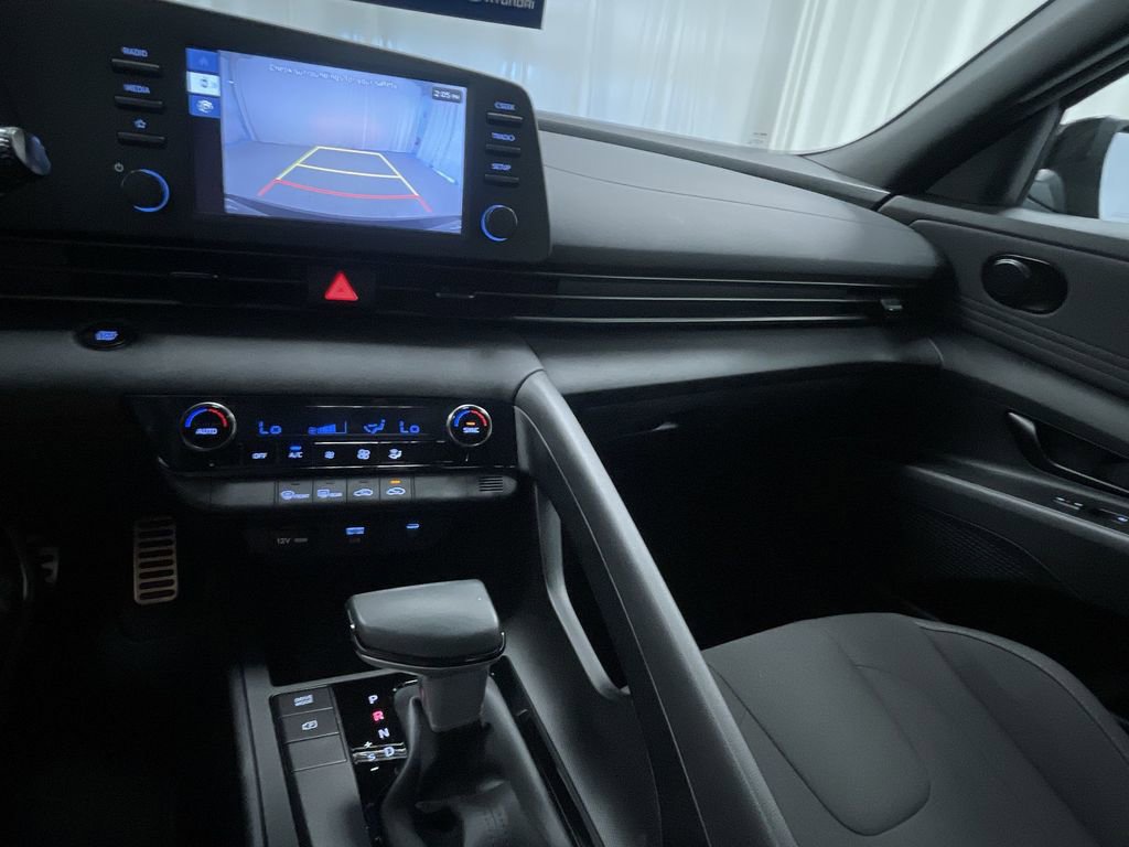 Used 2025 Hyundai Elantra Sport image 5