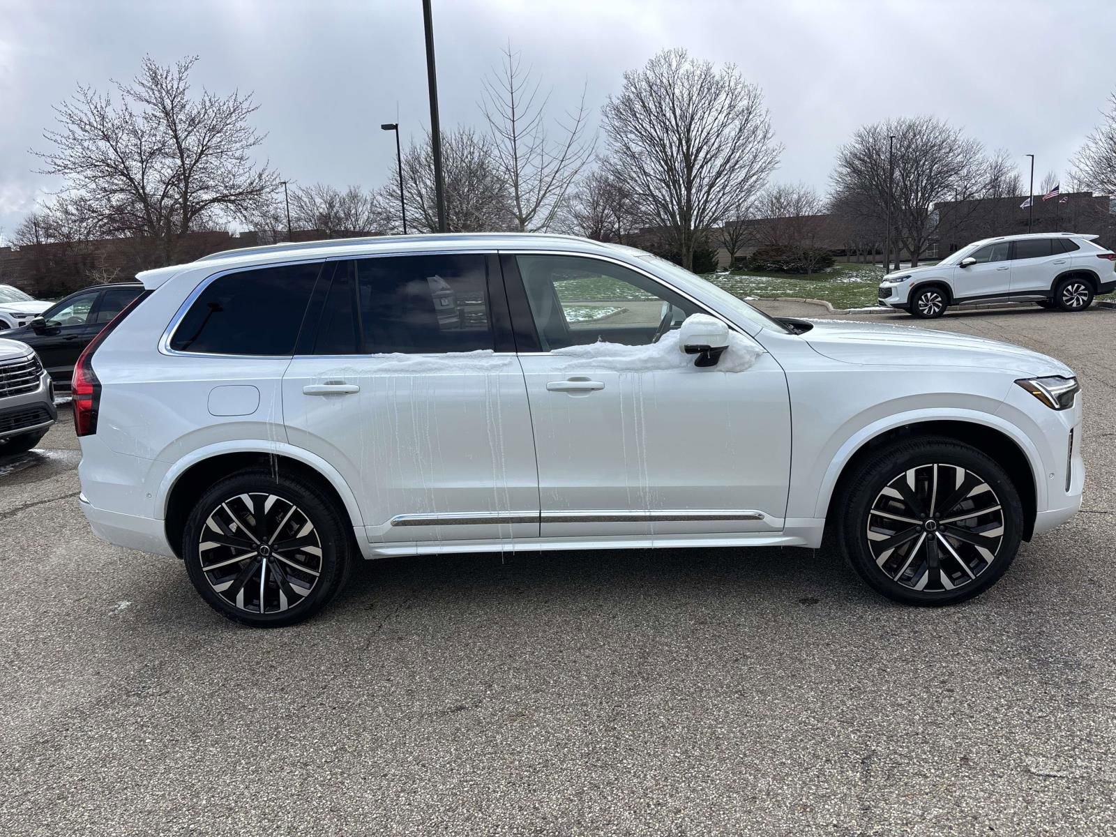 New 2026 Volvo XC90 T8 Plus w/ Protection Package Premier image 4
