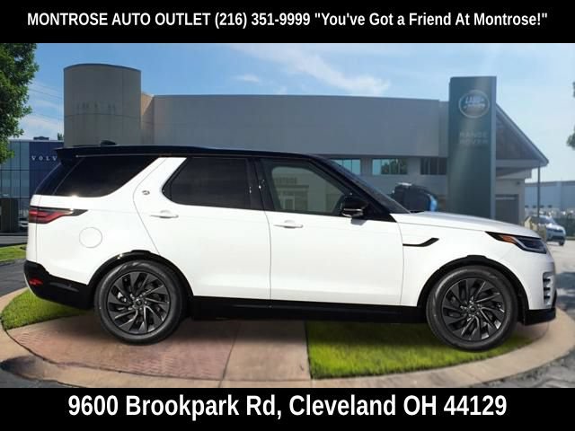 Used 2024 Land Rover Discovery Dynamic SE AWD/4WD image 9
