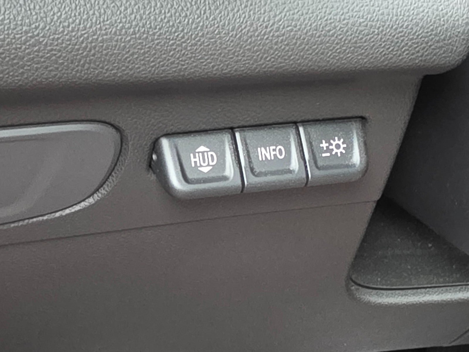 Used 2021 Buick Envision Essence w/ Technology Package I AWD/4WD image 40