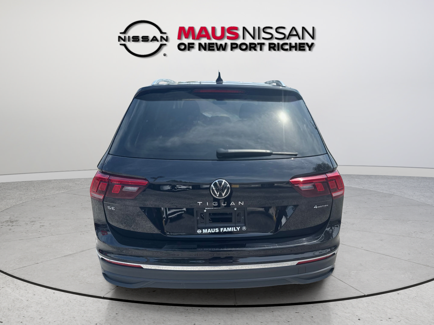 Used 2024 Volkswagen Tiguan SE AWD/4WD image 6
