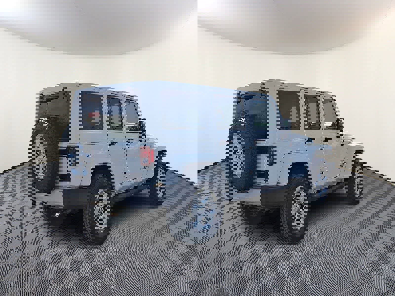 Used 2015 Jeep Wrangler Unlimited Sahara w/ Connectivity Group image 5