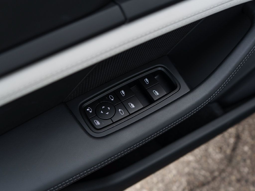 New 2026 Porsche Taycan AWD/4WD image 17