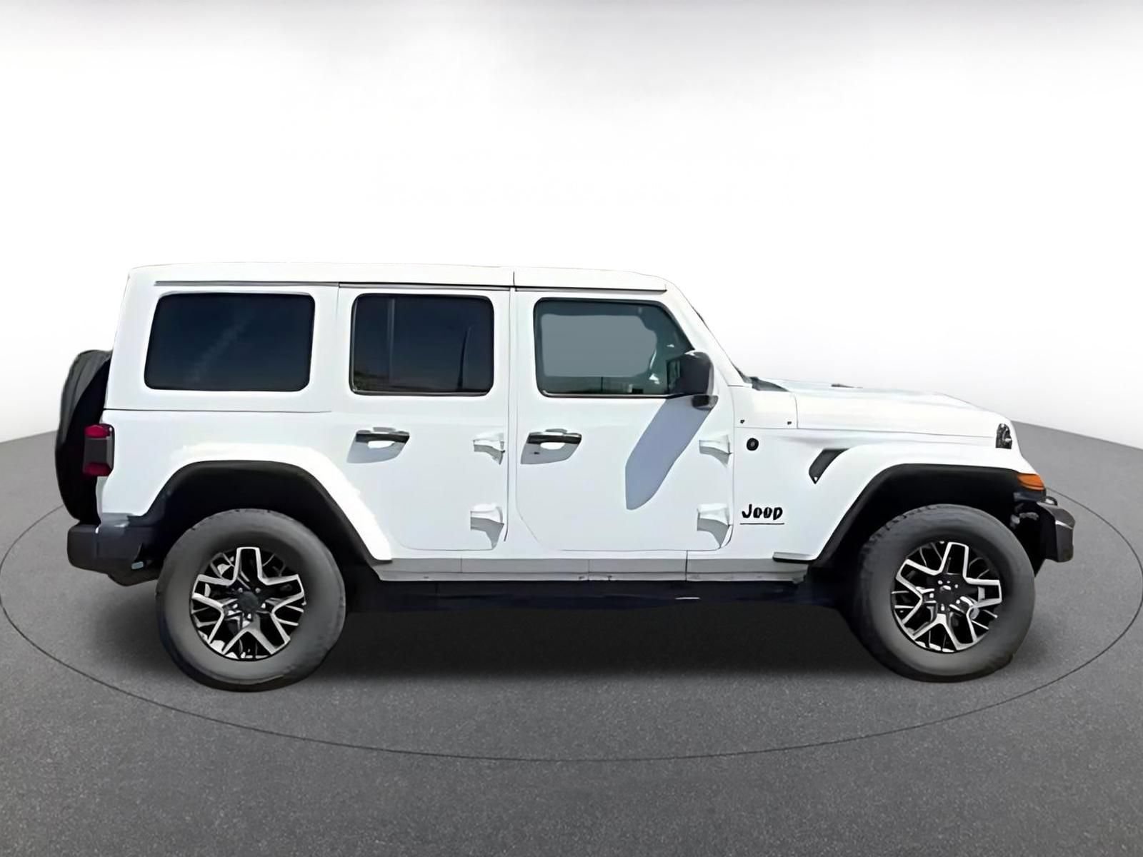 Used 2025 Jeep Wrangler Unlimited Sahara AWD/4WD image 15