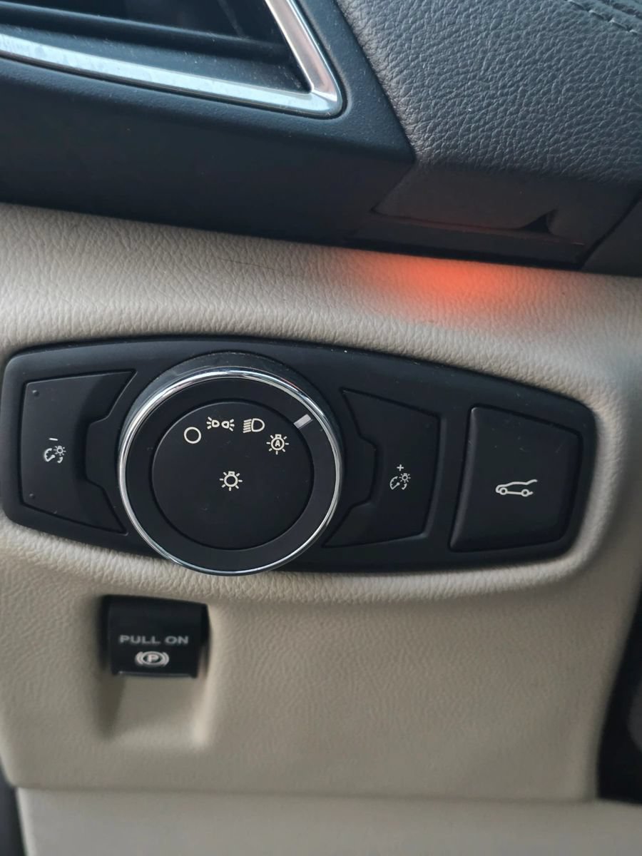 Used 2016 Lincoln MKX Select w/ Select Plus Package AWD/4WD image 11