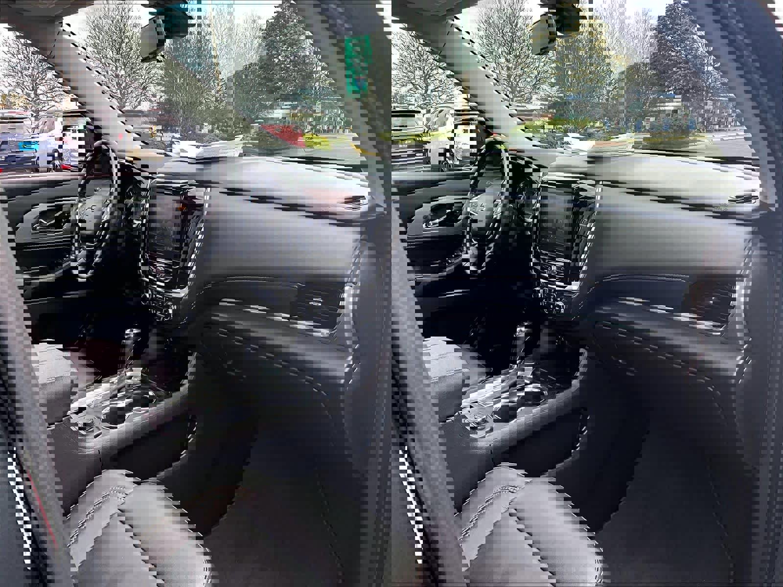 Used 2020 Chevrolet Traverse LT w/ LT Premium Package AWD/4WD image 22