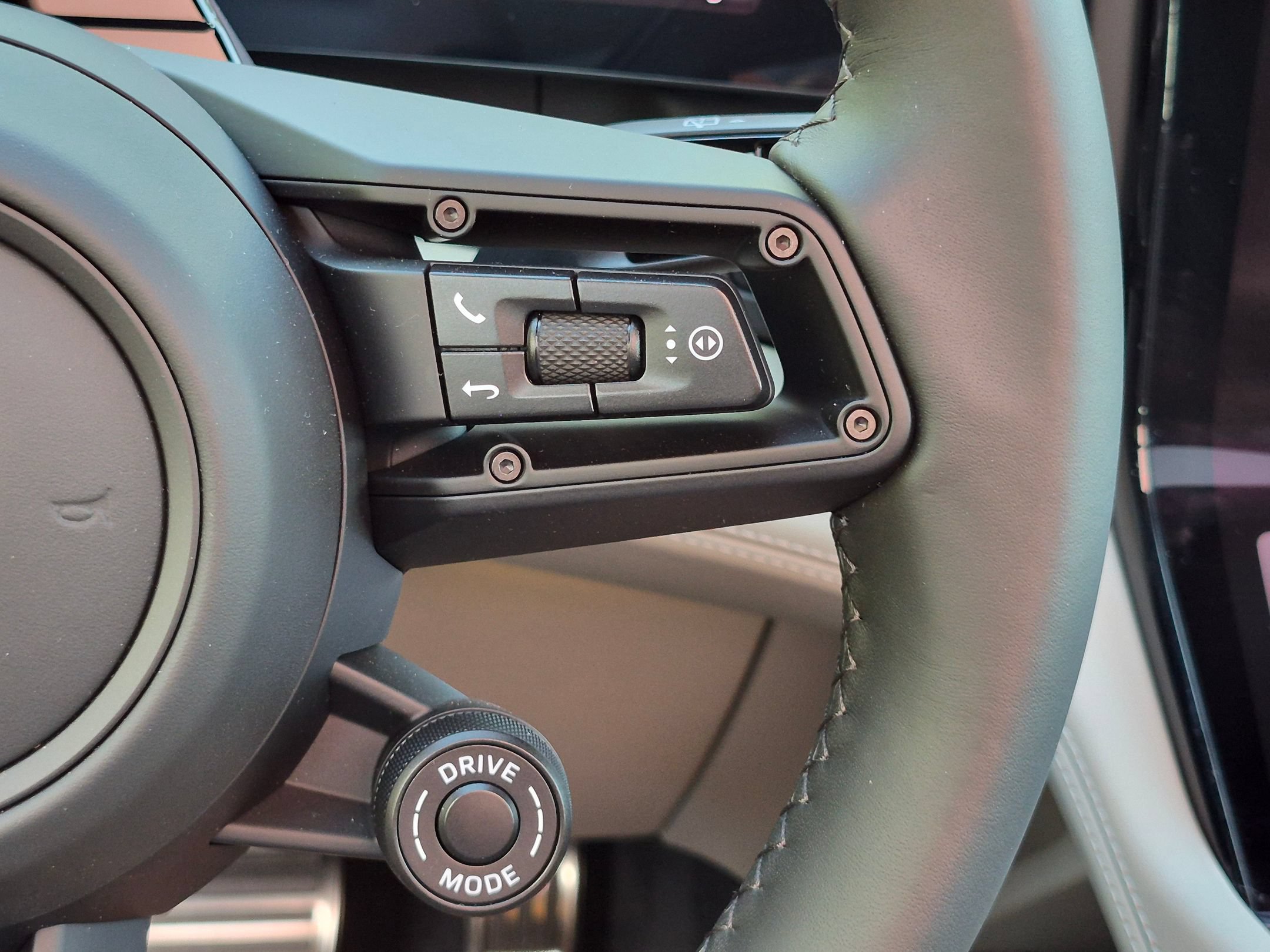 New 2026 Porsche Cayenne Turbo Electric AWD/4WD image 10