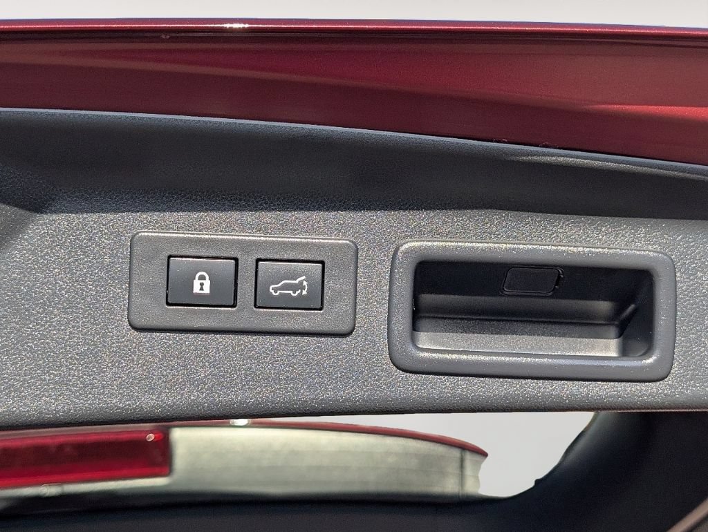 Used 2025 Subaru Forester Premium AWD/4WD image 19