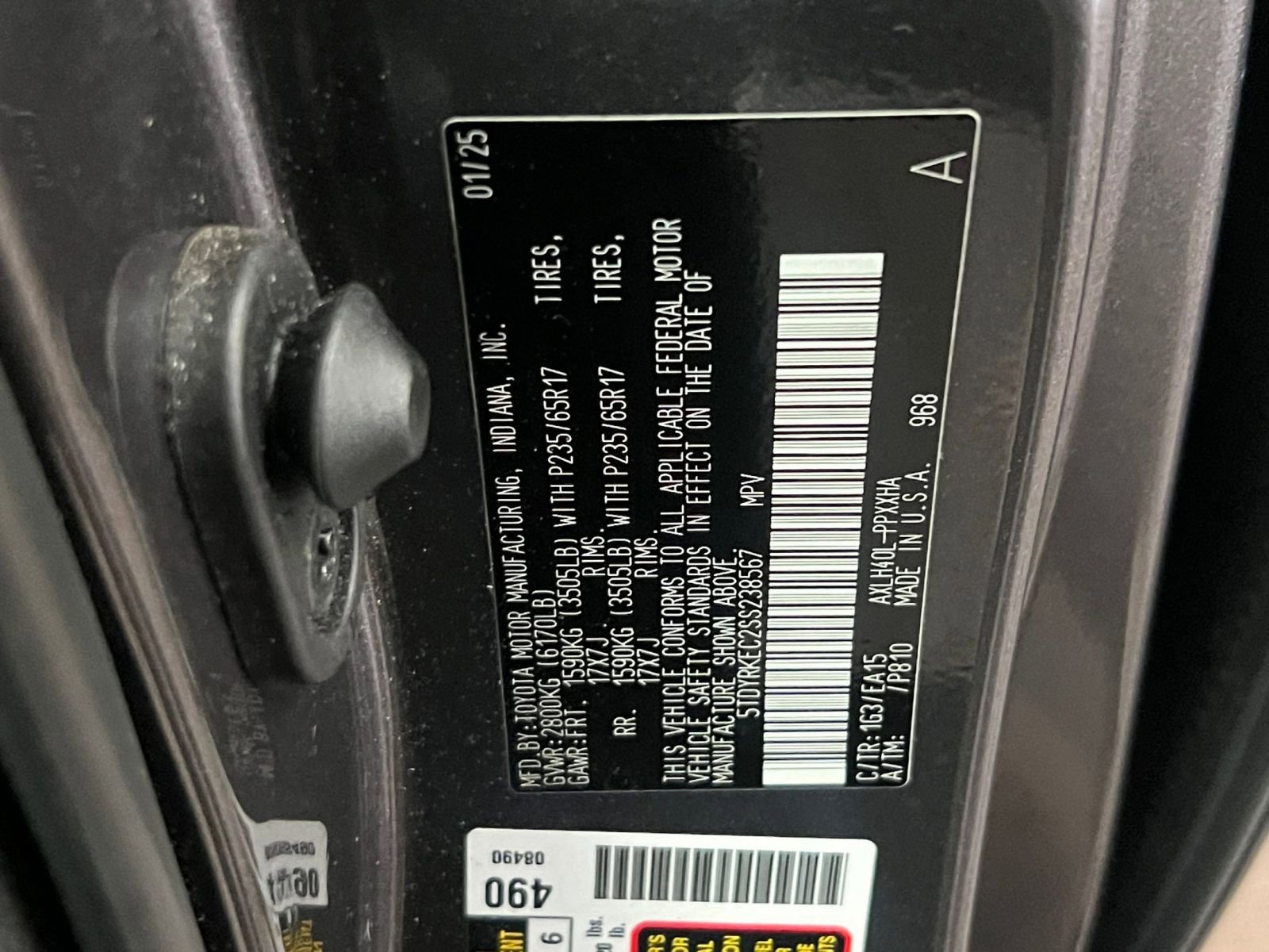 Used 2025 Toyota Sienna XLE image 28