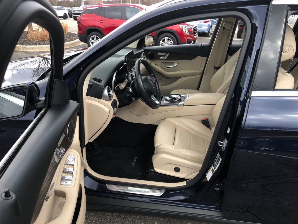 Used 2018 Mercedes-Benz GLC 300 4MATIC image 18