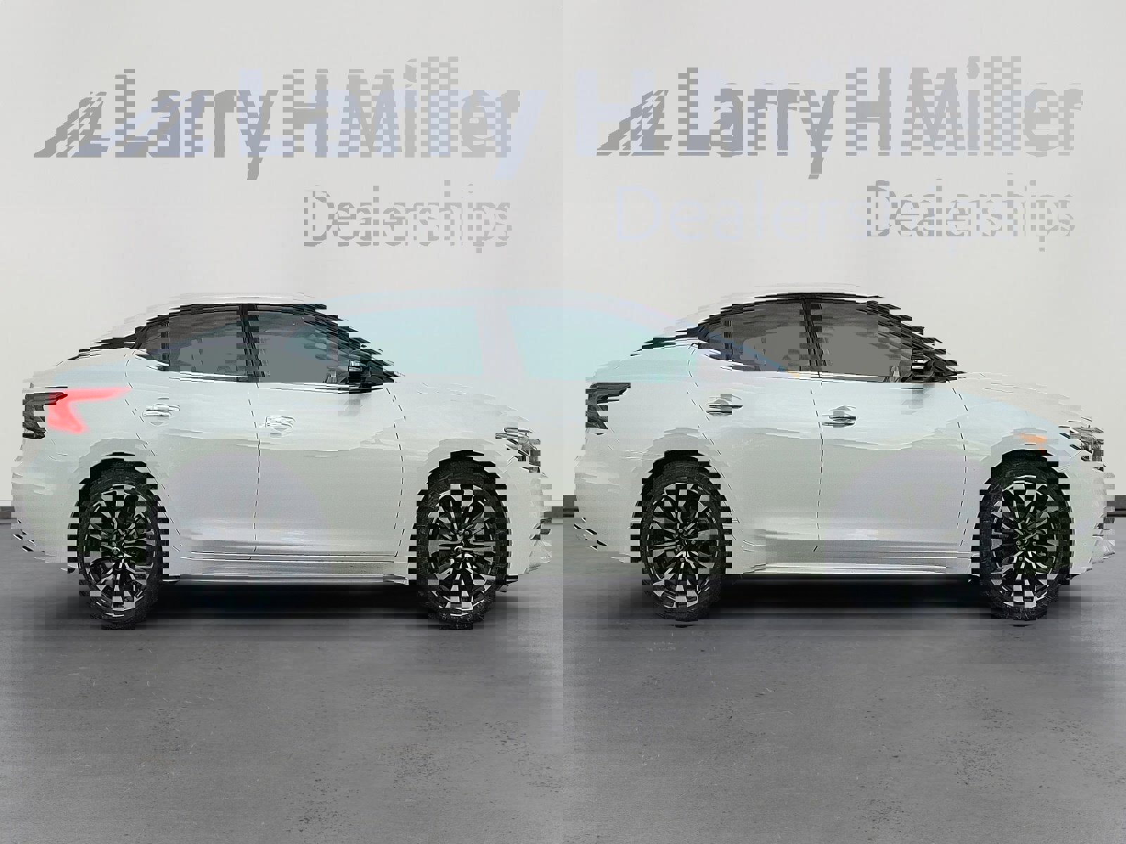 Used 2018 Nissan Maxima SR image 7