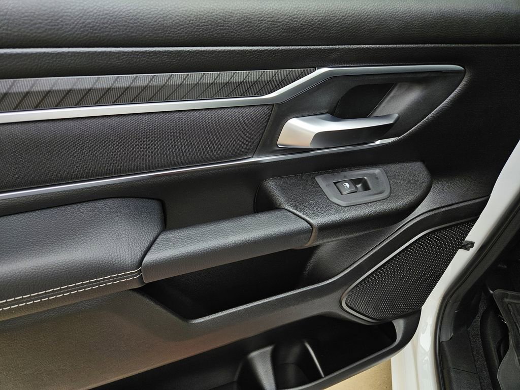 New 2026 RAM 1500 4x4 Crew Cab image 12