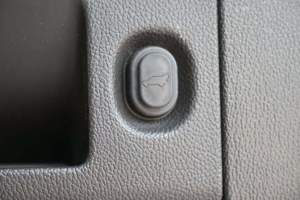 Used 2015 Chevrolet Tahoe LT AWD/4WD image 18