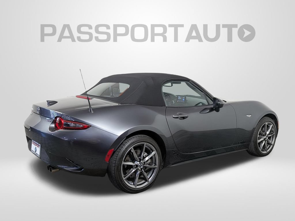 Used 2022 MAZDA MX-5 Miata Grand Touring RWD image 9