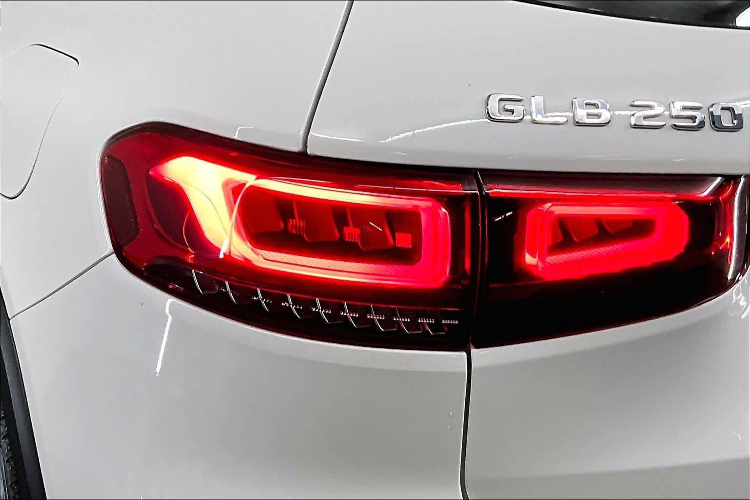 Certified 2022 Mercedes-Benz GLB 250 4MATIC image 28