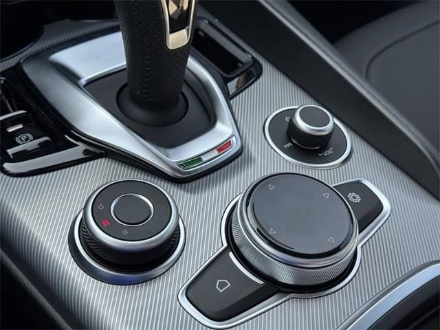 New 2025 Alfa Romeo Giulia image 17