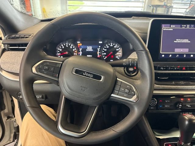 Used 2025 Jeep Compass Latitude AWD/4WD image 32