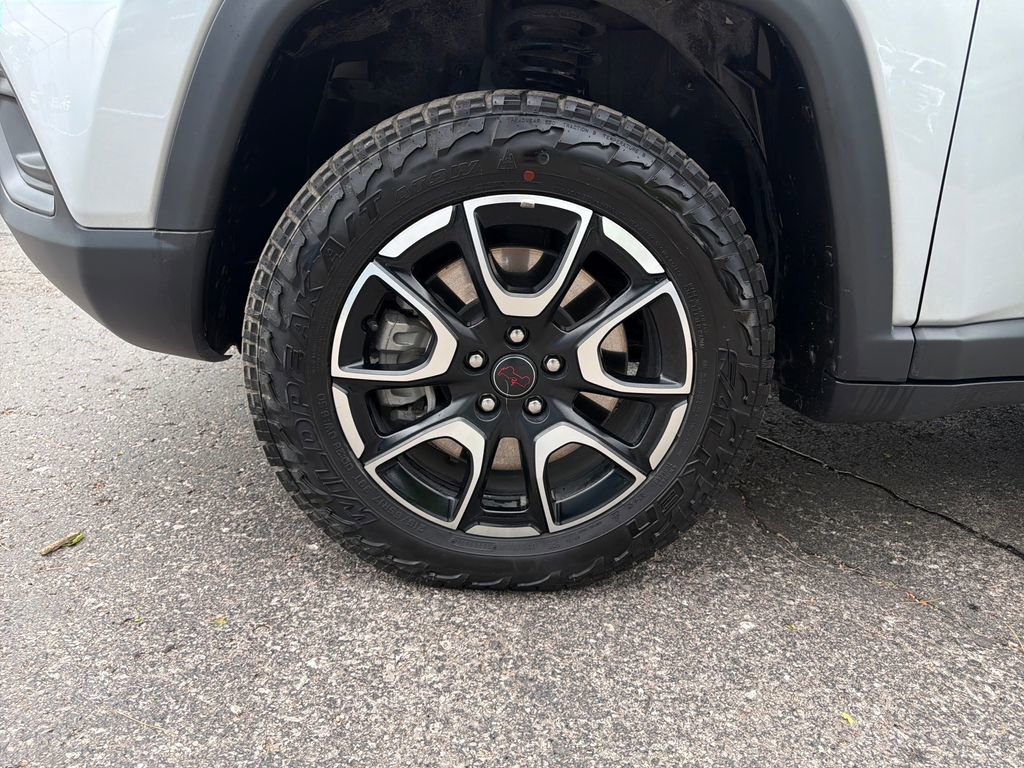 Used 2025 Jeep Compass Trailhawk AWD/4WD image 28