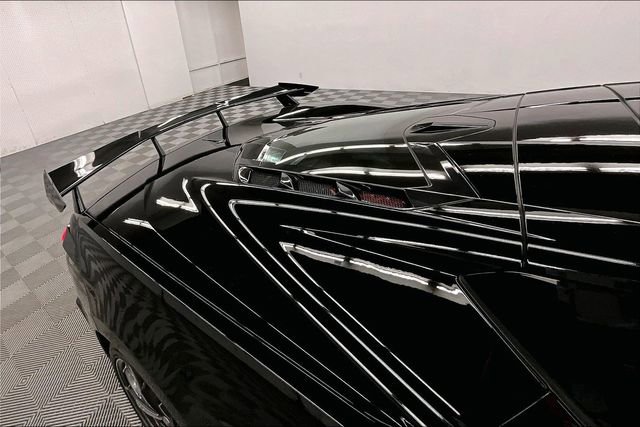 Used 2023 Chevrolet Corvette Stingray Premium Cpe w/ Battery Protection Package RWD image 25
