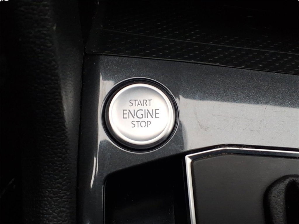 Used 2021 Volkswagen Tiguan SEL Premium R-Line image 28