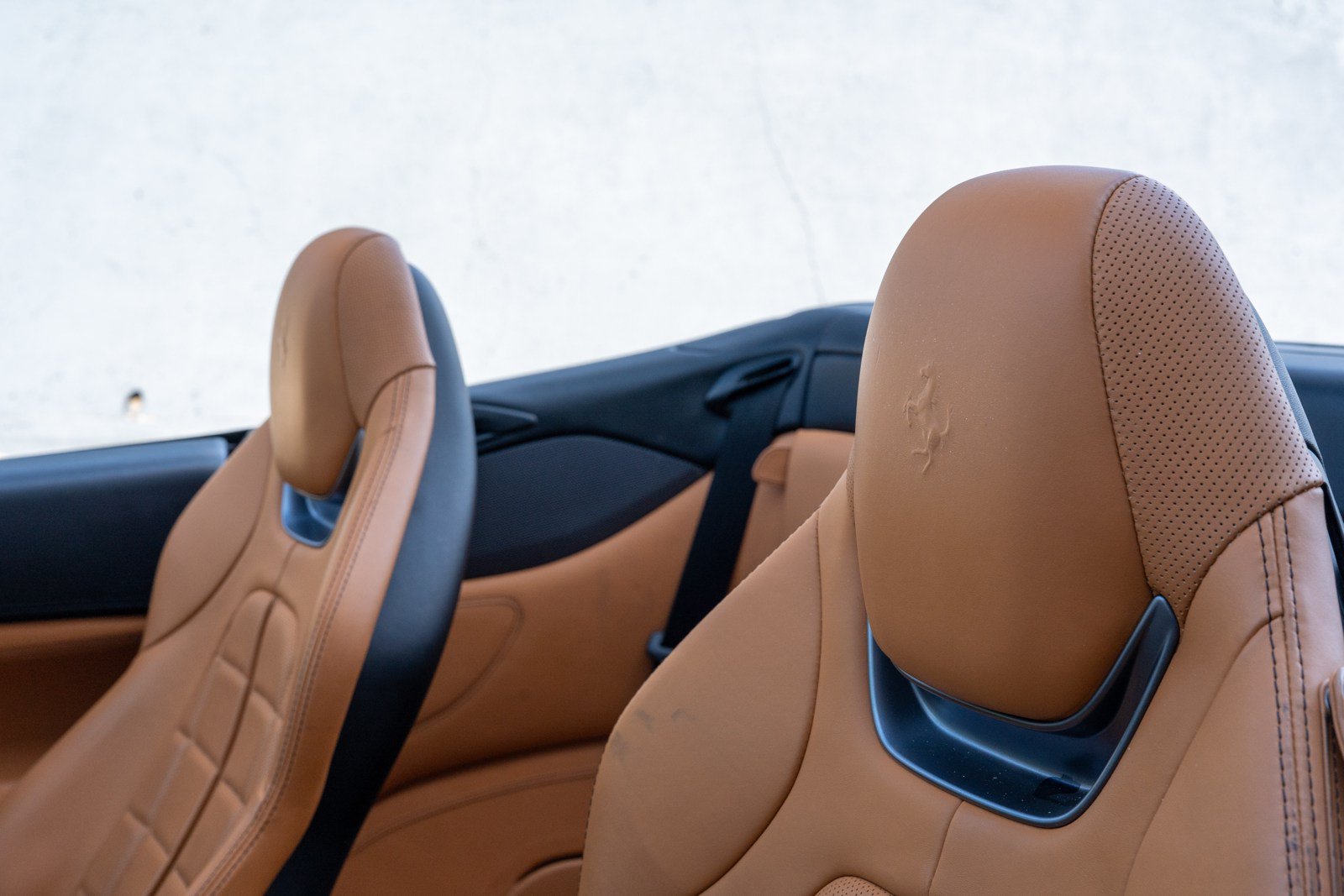 Used 2019 Ferrari Portofino RWD image 32