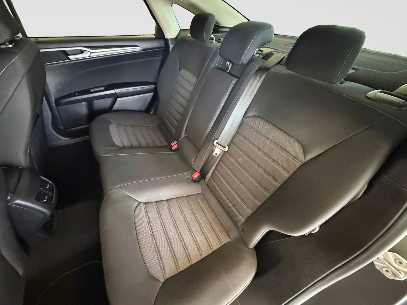 Used 2019 Ford Fusion SE image 48