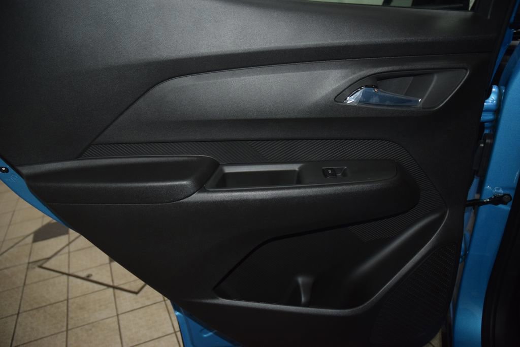 New 2027 Chevrolet Bolt LT w/ Comfort Package image 38