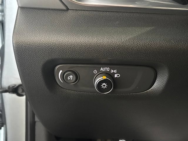Used 2023 Chevrolet Traverse LT w/ Rear Camera Mirror Package AWD/4WD image 14