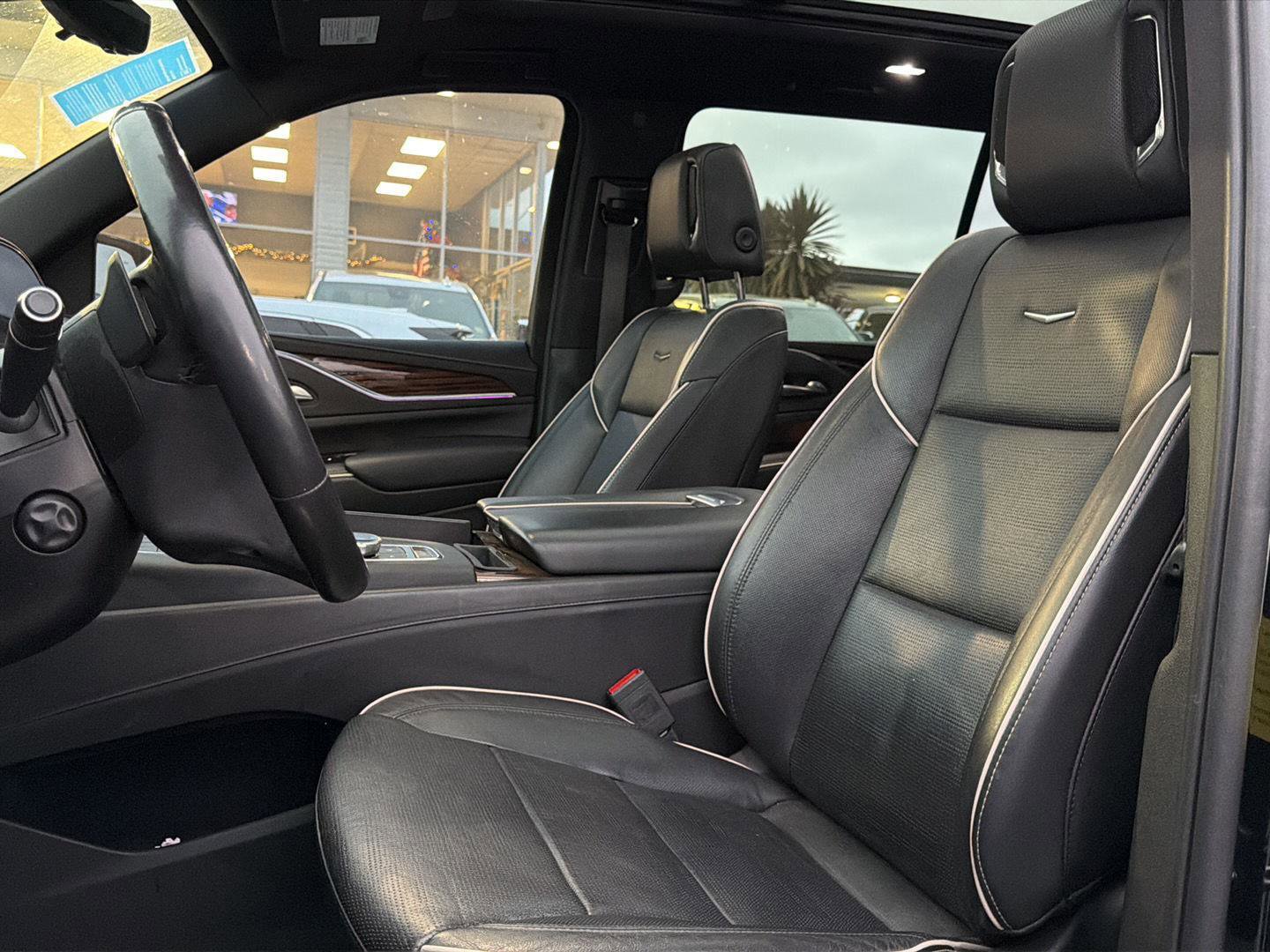 Used 2023 Cadillac Escalade ESV Premium Luxury image 6