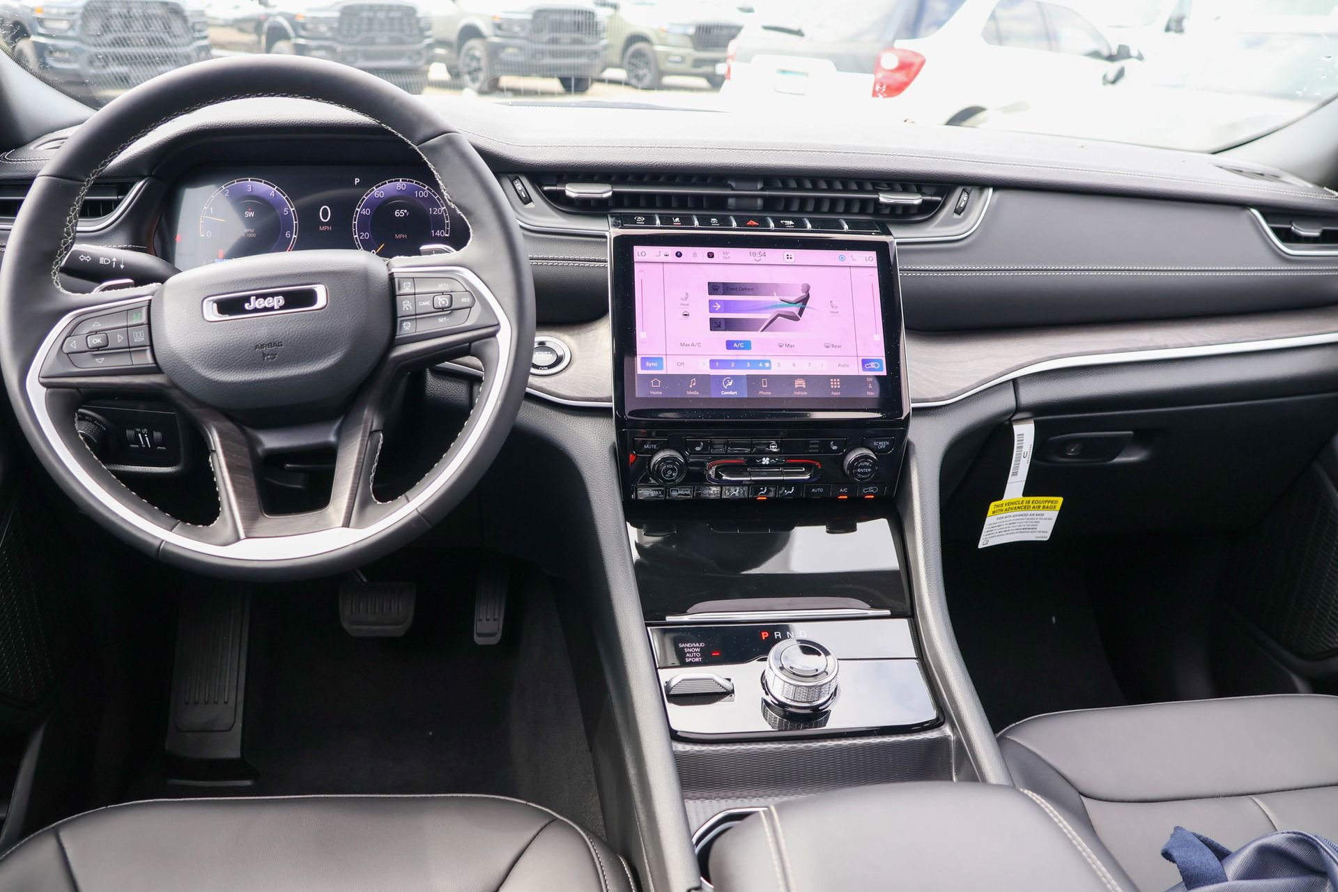 New 2025 Jeep Grand Cherokee Limited w/ Black Appearance Package image 16