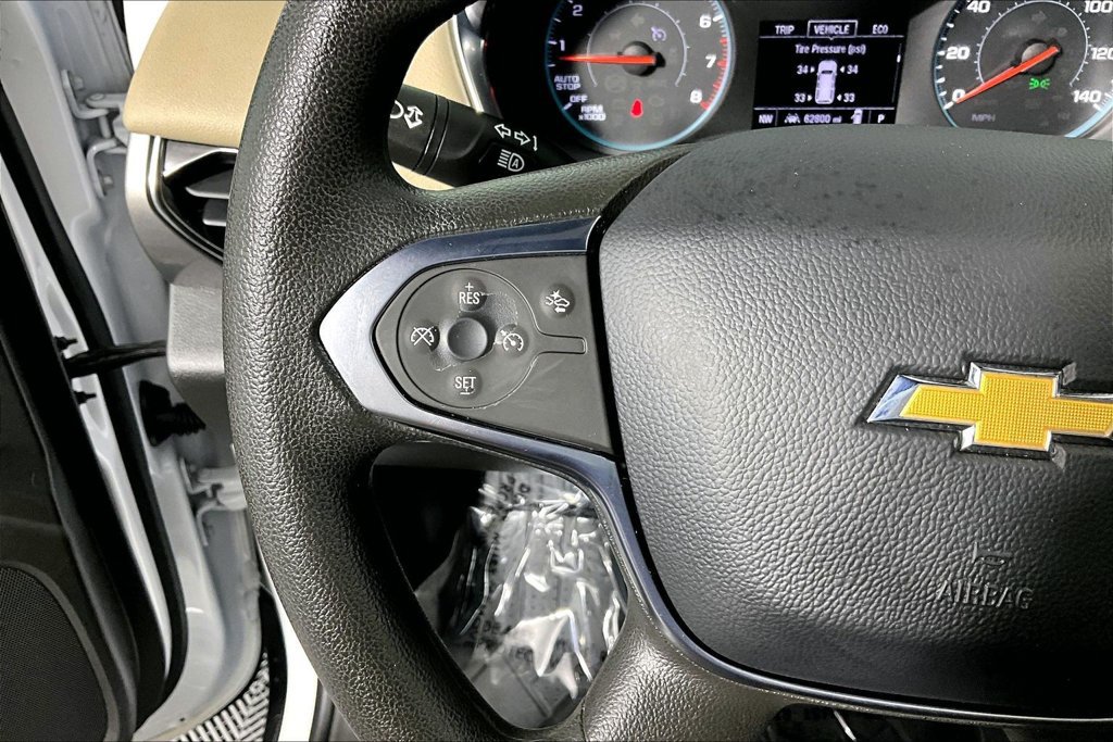 Used 2023 Chevrolet Traverse LS FWD image 18