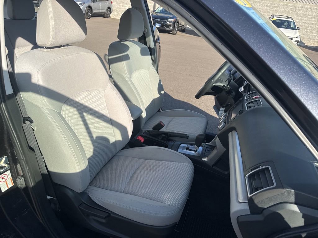 Used 2017 Subaru Forester 2.5i w/ Alloy Wheel Package image 14