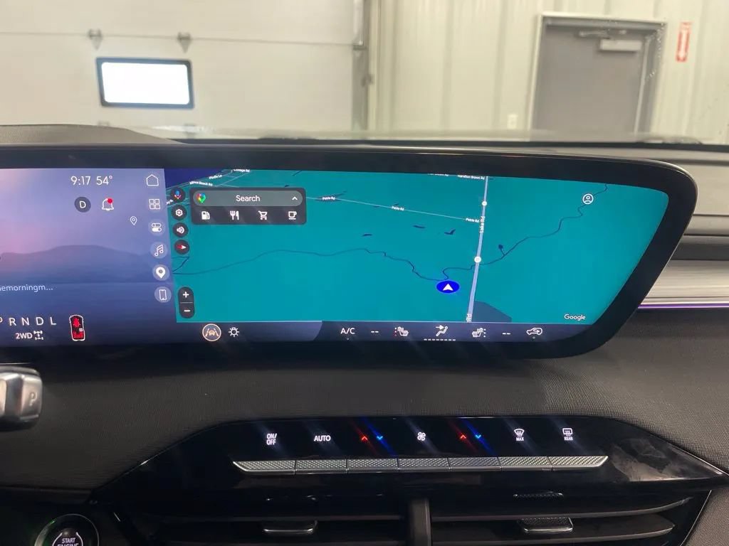 Used 2025 Buick Enclave Preferred AWD/4WD image 28