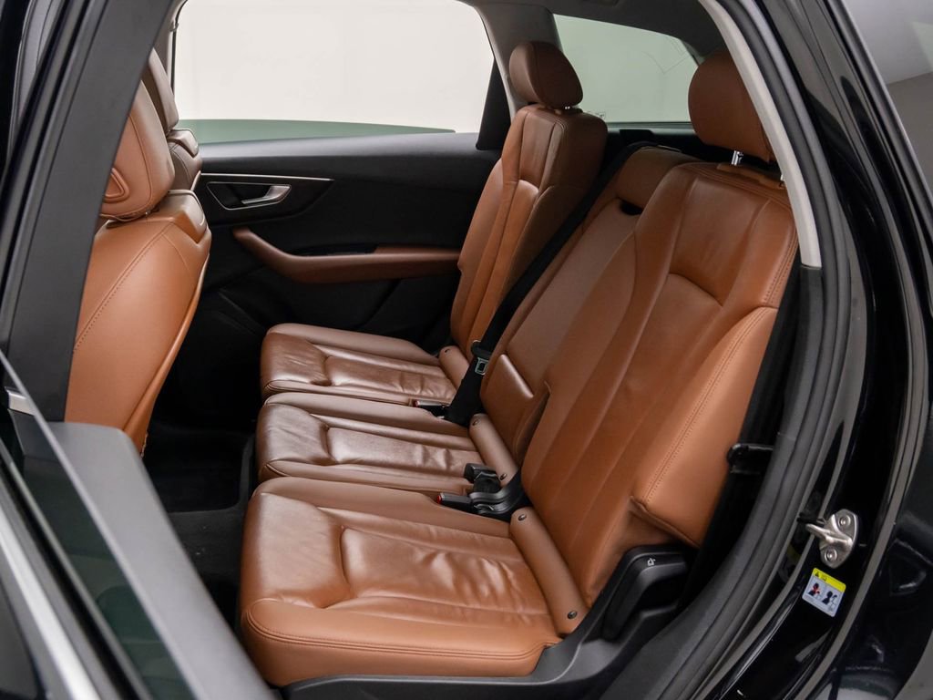 Used 2023 Audi Q7 3.0T Premium image 13