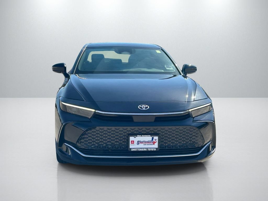 Used 2023 Toyota Crown AWD/4WD image 2