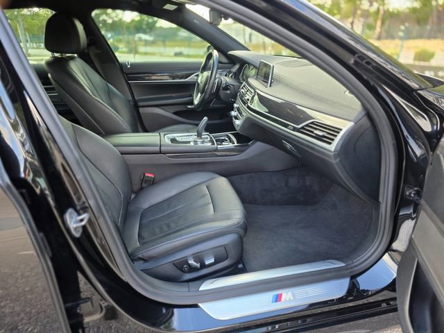 Used 2018 BMW 740i RWD image 47