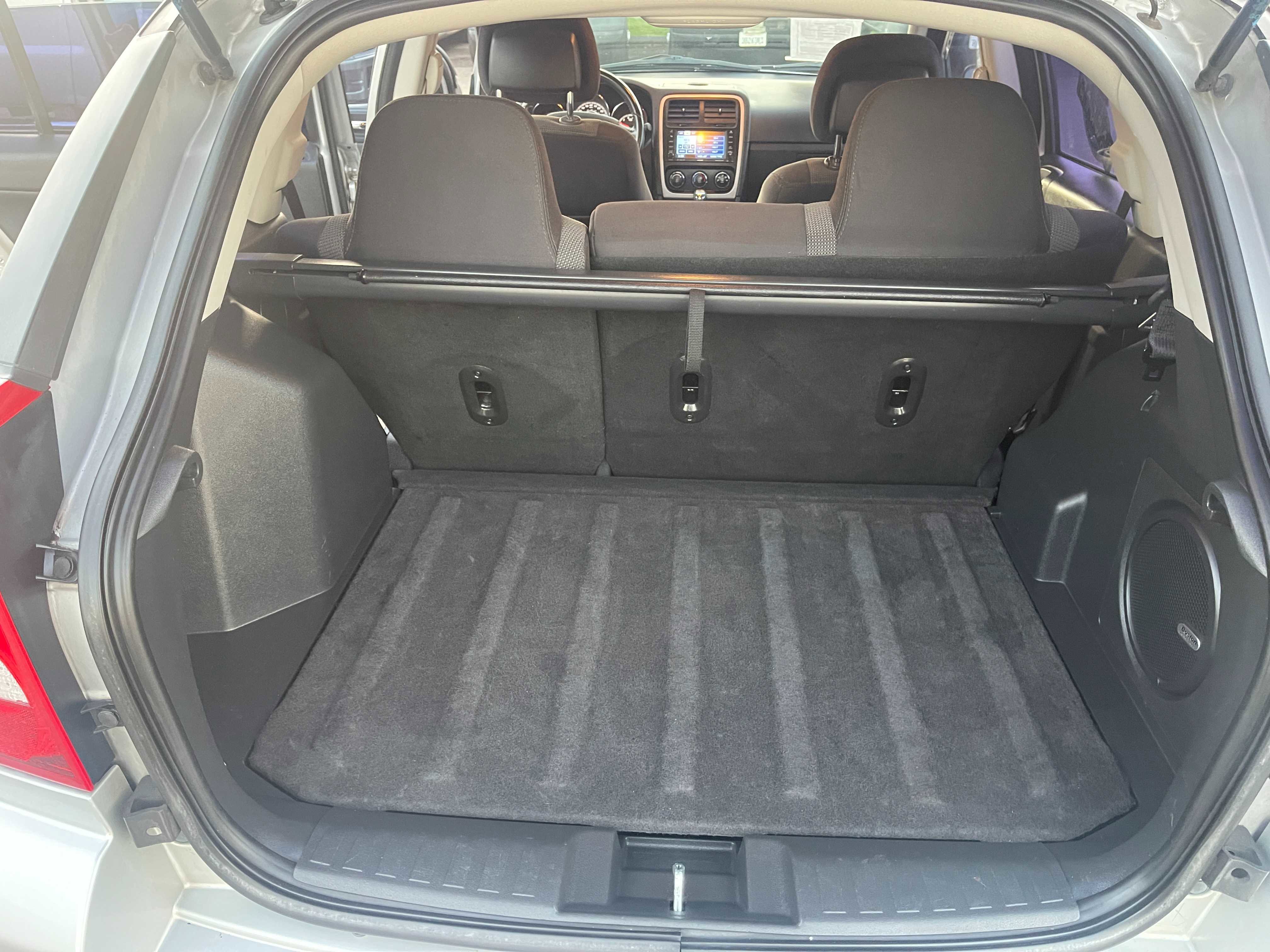 Used 2010 Dodge Caliber Heat w/ Premium Sound Group image 9