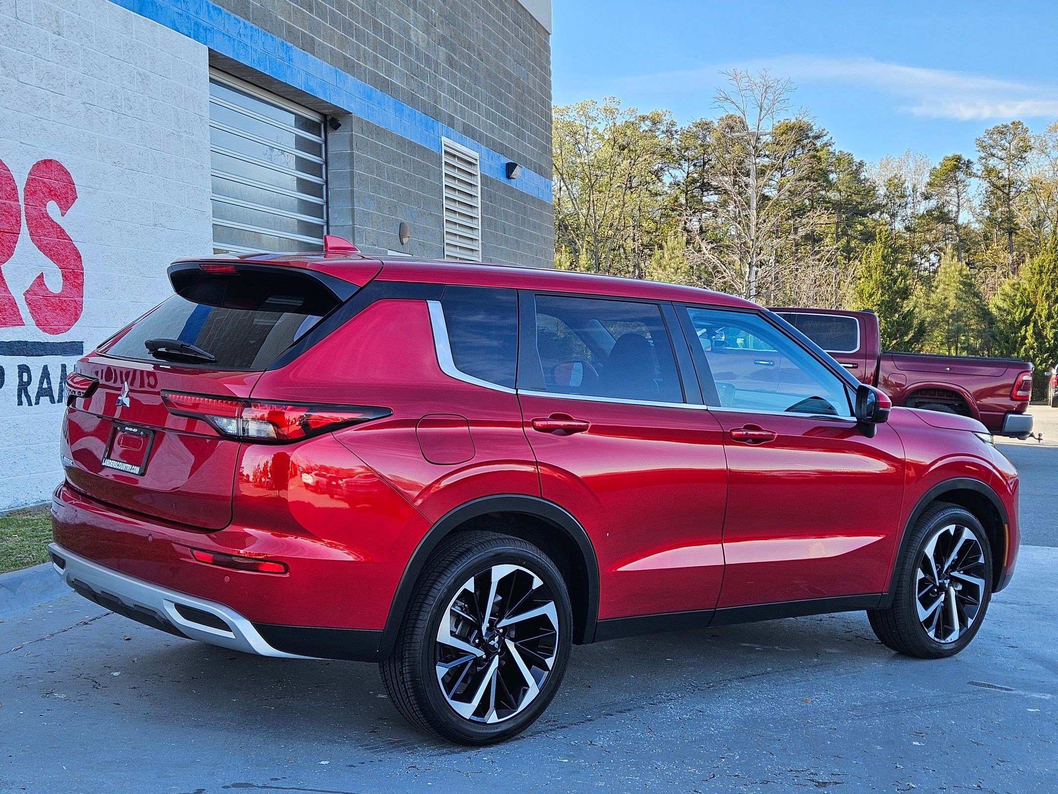 Used 2024 Mitsubishi Outlander SE image 7