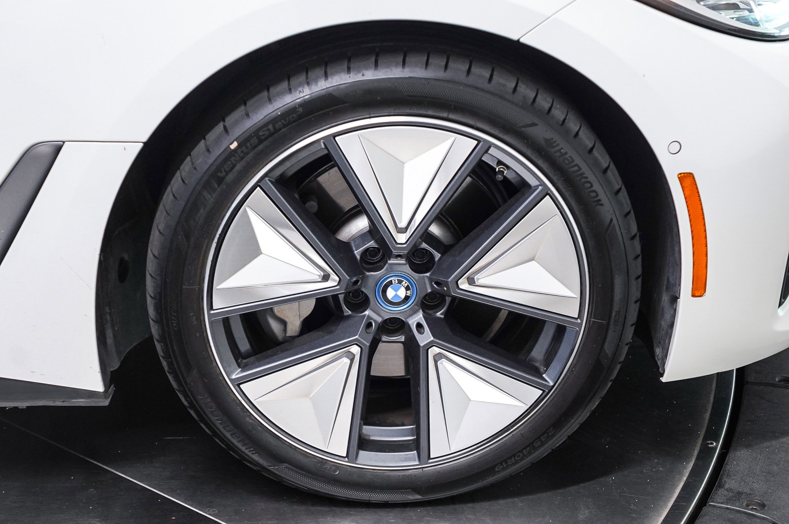 Certified 2023 BMW i4 eDrive40 w/ Premium Package RWD image 10