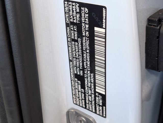 Used 2025 Volvo EX30 Ultra image 20