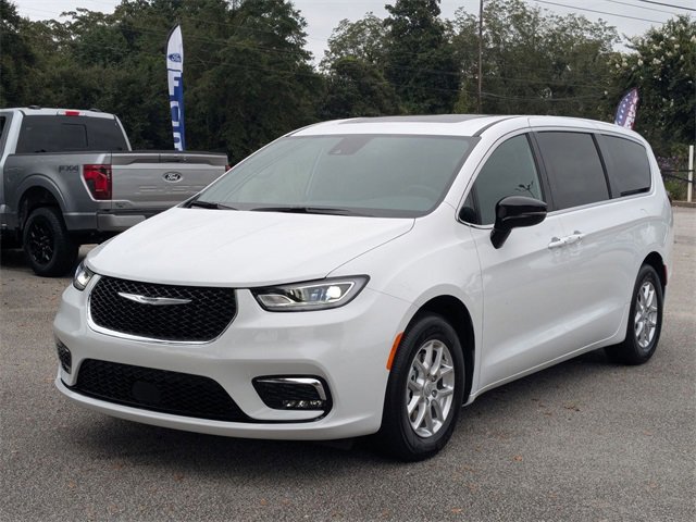 New 2026 Chrysler Pacifica Select image 7